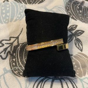 Beautiful bungled gold